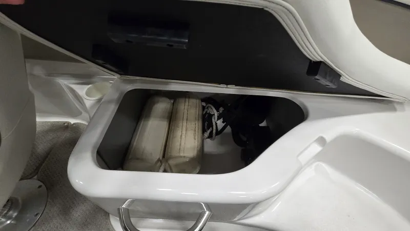 Slide: The Image of Four Winns 214 FS 2004 - 21