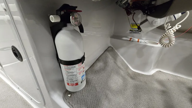 Slide: The Image of Four Winns 214 FS 2004 - 22