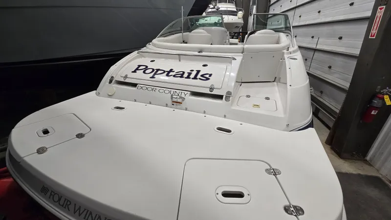 Slide: The Image of Four Winns 214 FS 2004 - 3