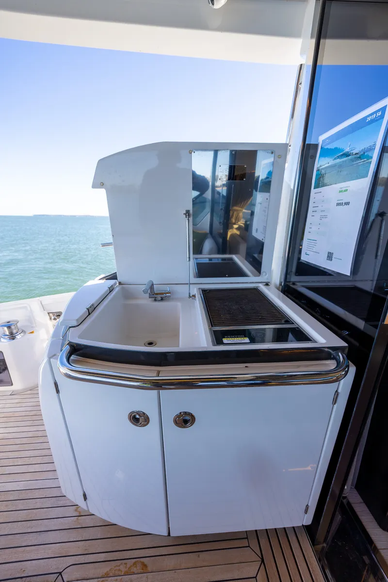 Slide: The Image of Azimut S6 2019 - 60