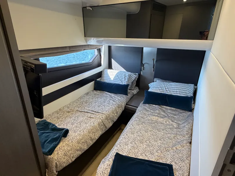 Slide: The Image of Azimut S6 2019 - 25