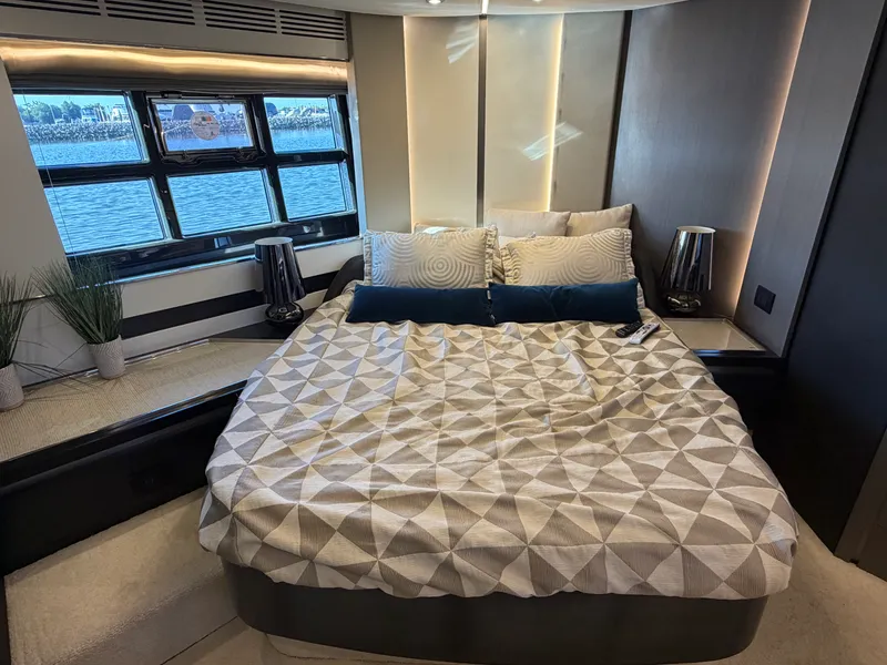 Slide: The Image of Azimut S6 2019 - 26