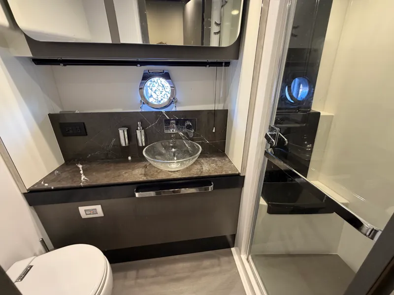 Slide: The Image of Azimut S6 2019 - 30