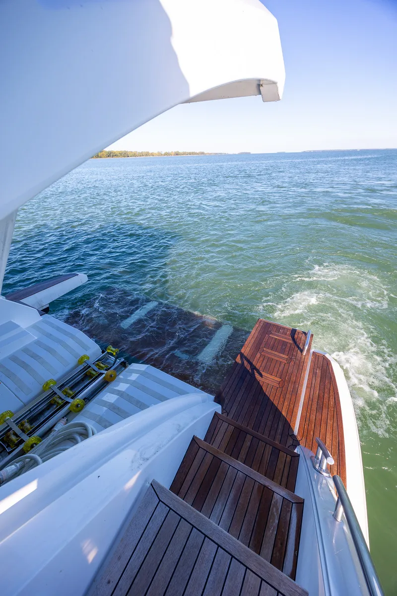 Slide: The Image of Azimut S6 2019 - 54