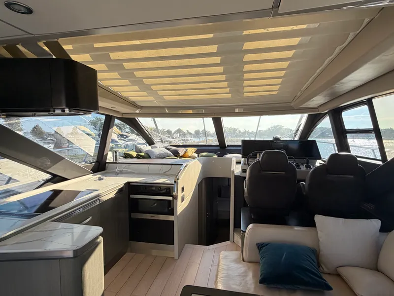 Slide: The Image of Azimut S6 2019 - 31