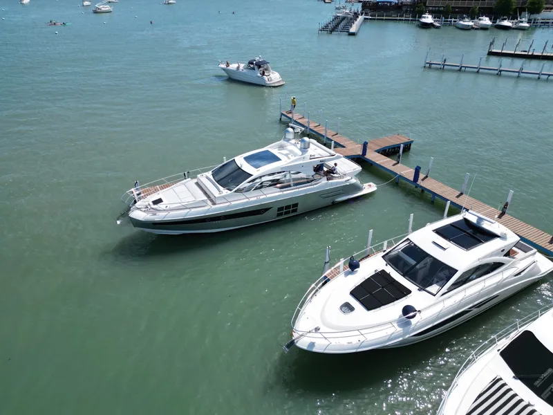 Slide: The Image of Azimut S6 2019 - 32