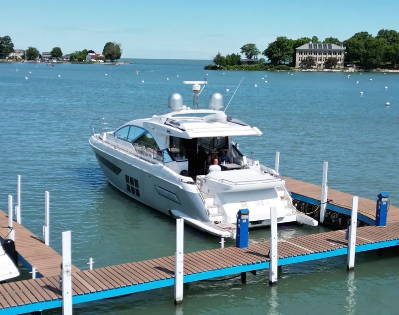 Slide: The Image of Azimut S6 2019 - 33