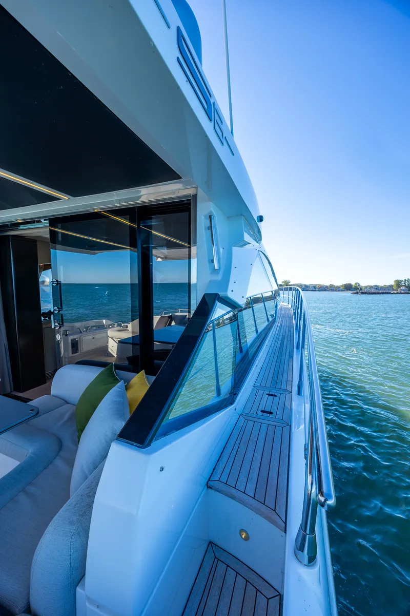 Slide: The Image of Azimut S6 2019 - 56