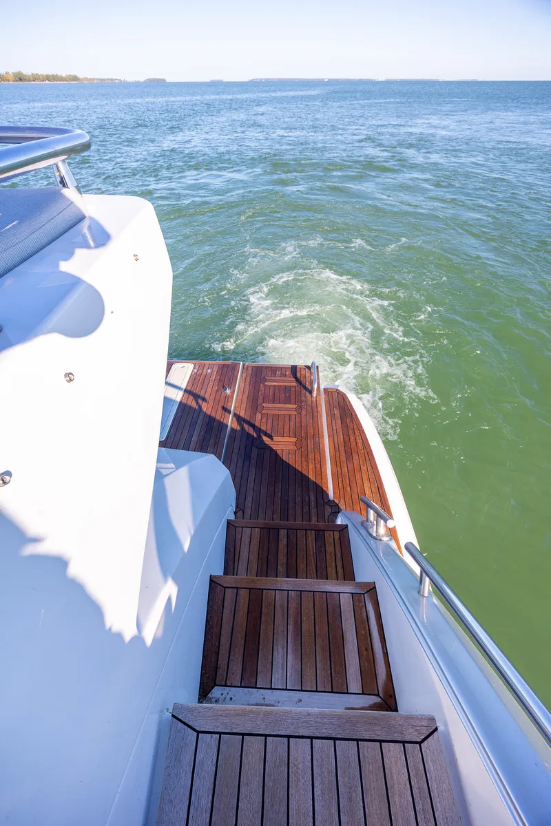 Slide: The Image of Azimut S6 2019 - 50
