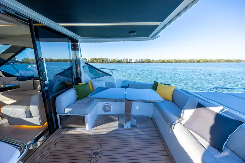Slide: The Image of Azimut S6 2019 - 47