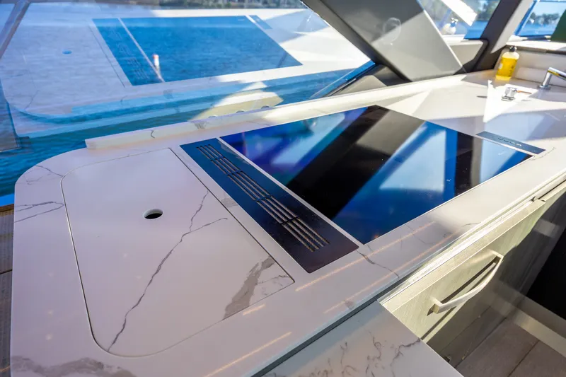 Slide: The Image of Azimut S6 2019 - 33