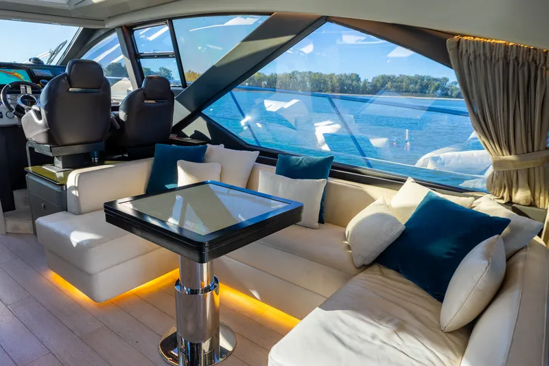 Slide: The Image of Azimut S6 2019 - 37