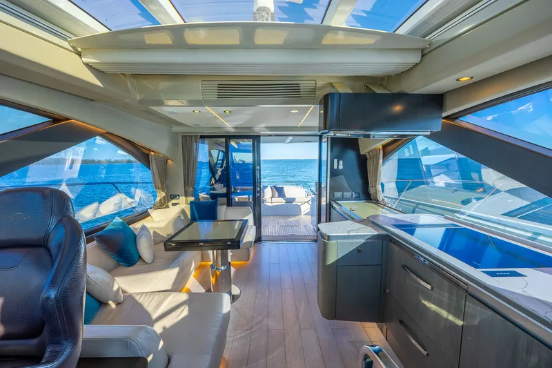 Slide: The Image of Azimut S6 2019 - 45