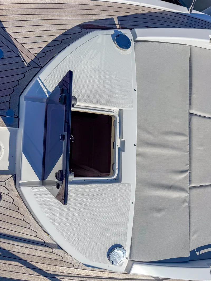Slide: The Image of Azimut S6 2019 - 78