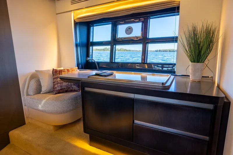 Slide: The Image of Azimut S6 2019 - 25