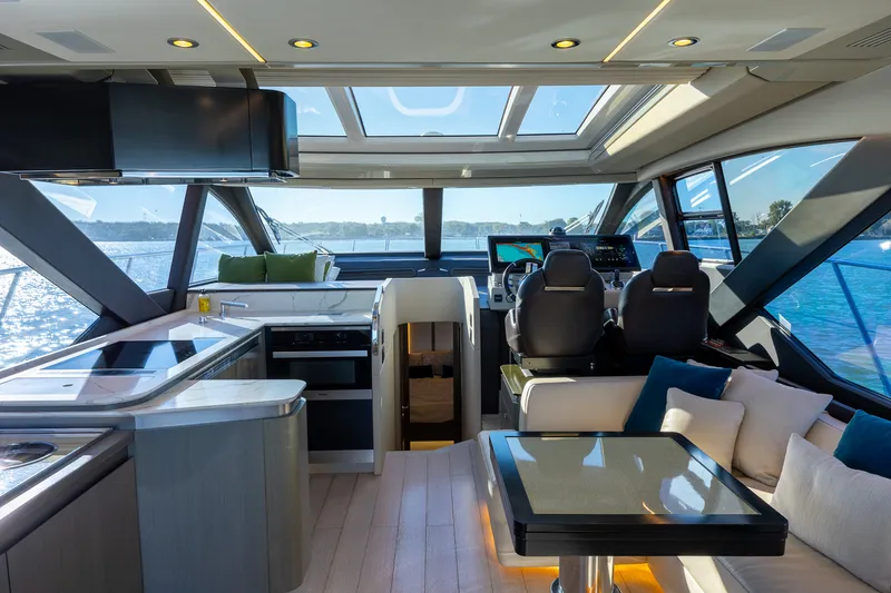 Slide: The Image of Azimut S6 2019 - 38