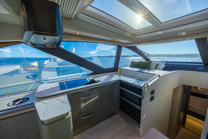 Slide: The Image of Azimut S6 2019 - 40