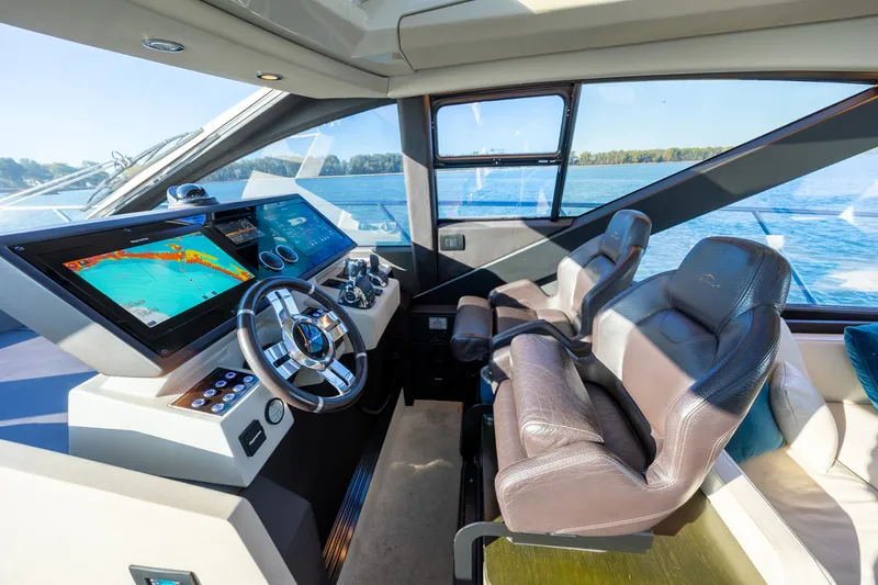 Slide: The Image of Azimut S6 2019 - 41