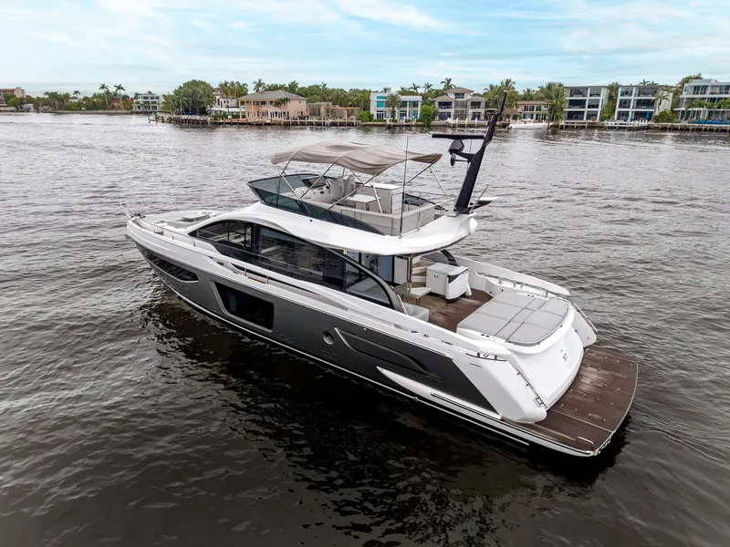 Slide: The Image of Azimut S7 2026 - 7