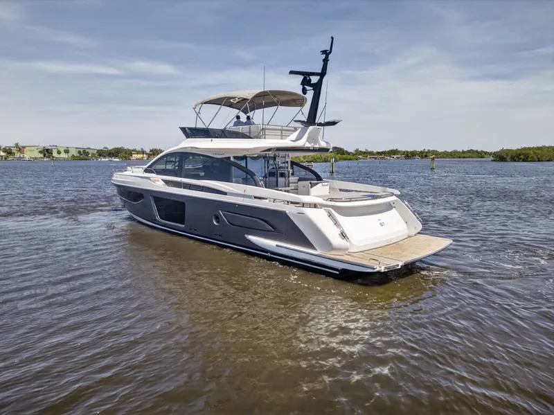 Slide: The Image of Azimut S7 2026 - 2