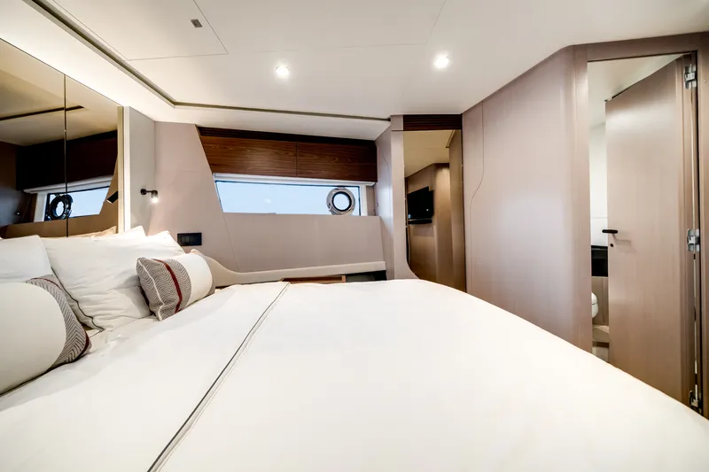 Slide: The Image of Azimut S7 2026 - 18