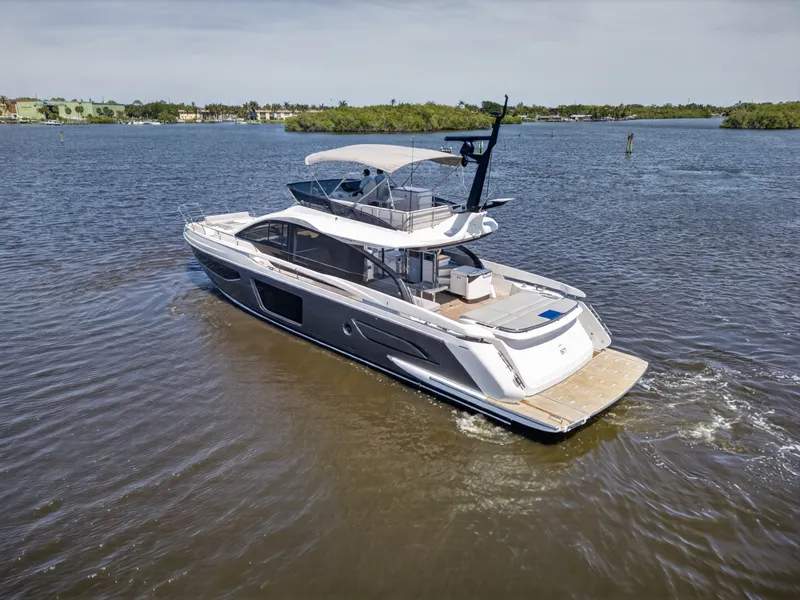 Slide: The Image of Azimut S7 2026 - 1