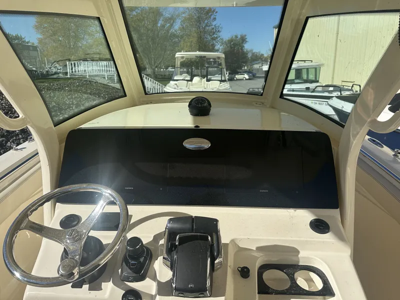 Slide: The Image of Scout 305 LXF 2025 - 11