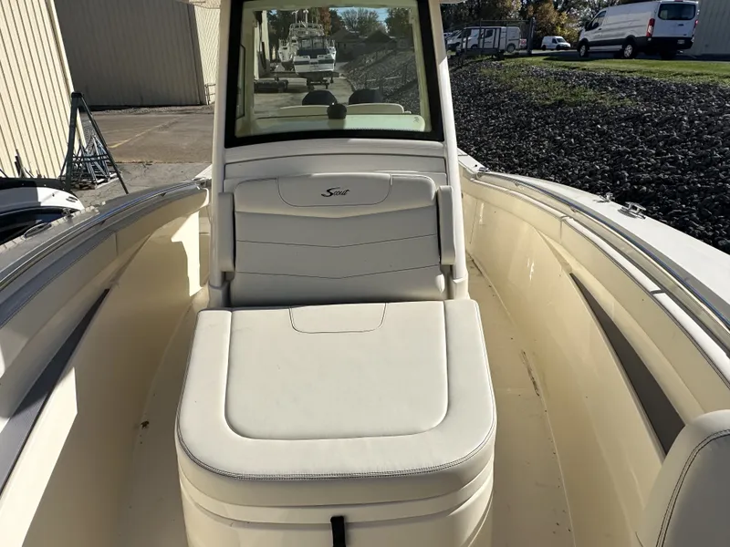 Slide: The Image of Scout 305 LXF 2025 - 14