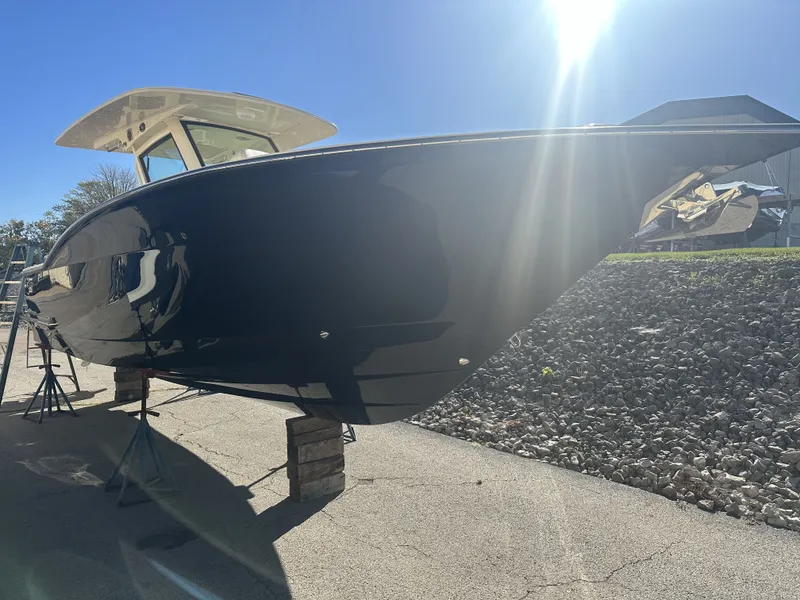 Slide: The Image of Scout 305 LXF 2025 - 2