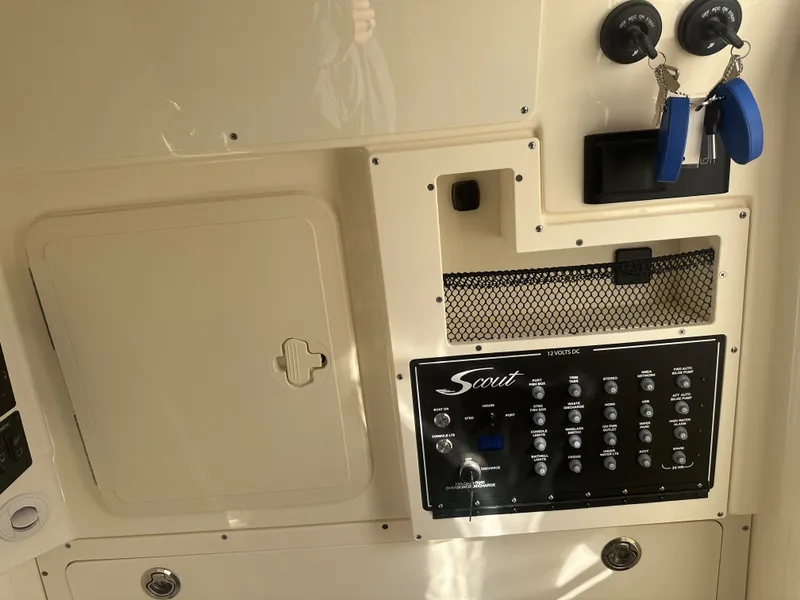 Slide: The Image of Scout 305 LXF 2025 - 22