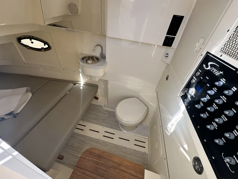 Slide: The Image of Scout 305 LXF 2025 - 23