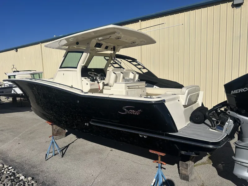 Slide: The Image of Scout 305 LXF 2025 - 3