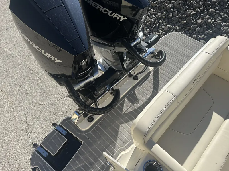 Slide: The Image of Scout 305 LXF 2025 - 6