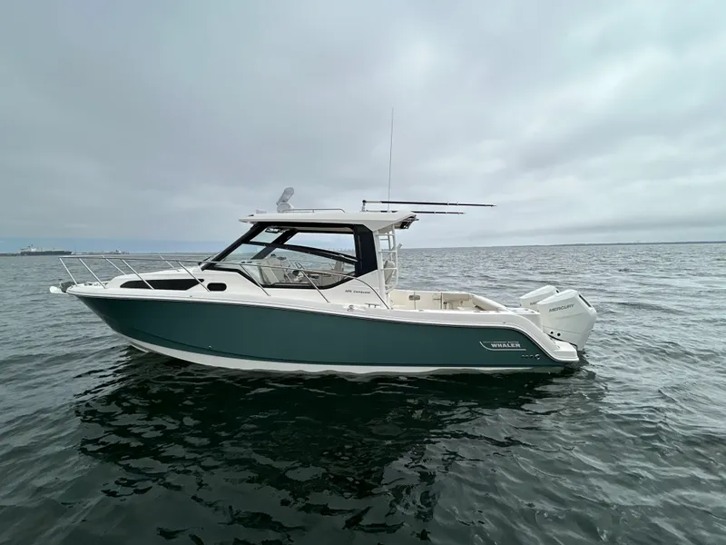 Slide: The Image of Boston Whaler 325 Conquest 2026 - 14