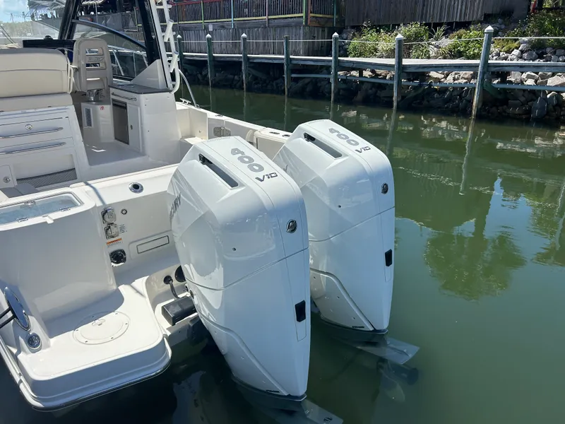 Slide: The Image of Boston Whaler 325 Conquest 2026 - 20