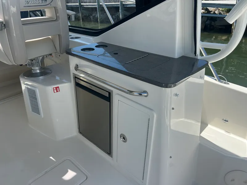 Slide: The Image of Boston Whaler 325 Conquest 2026 - 23