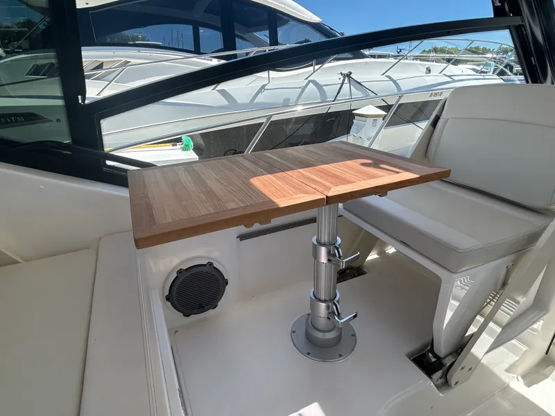 Slide: The Image of Boston Whaler 325 Conquest 2026 - 25