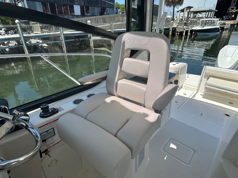 Slide: The Image of Boston Whaler 325 Conquest 2026 - 29