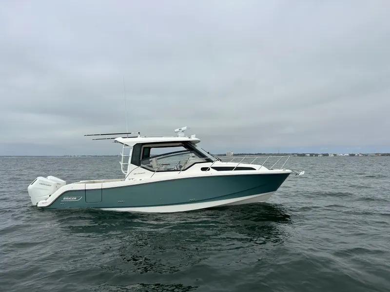 Slide: The Image of Boston Whaler 325 Conquest 2026 - 3