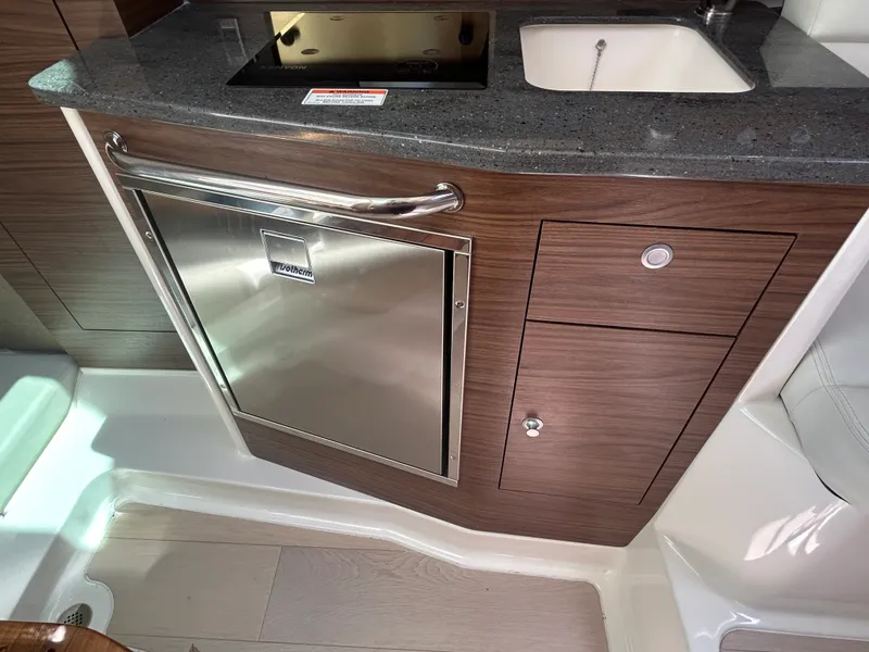 Slide: The Image of Boston Whaler 325 Conquest 2026 - 34