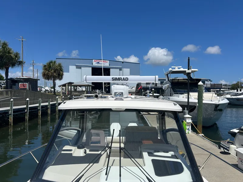 Slide: The Image of Boston Whaler 325 Conquest 2026 - 41