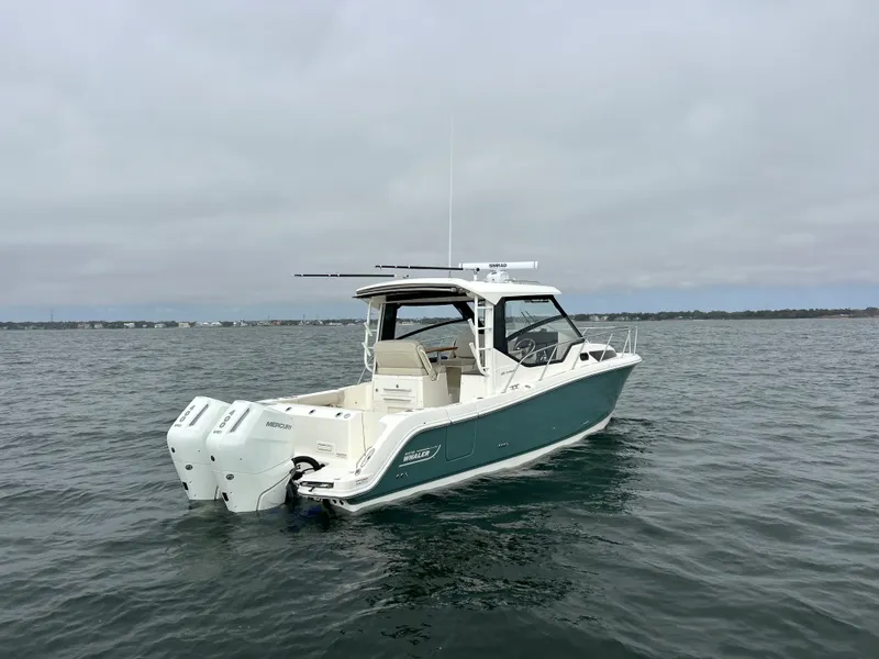 Slide: The Image of Boston Whaler 325 Conquest 2026 - 9