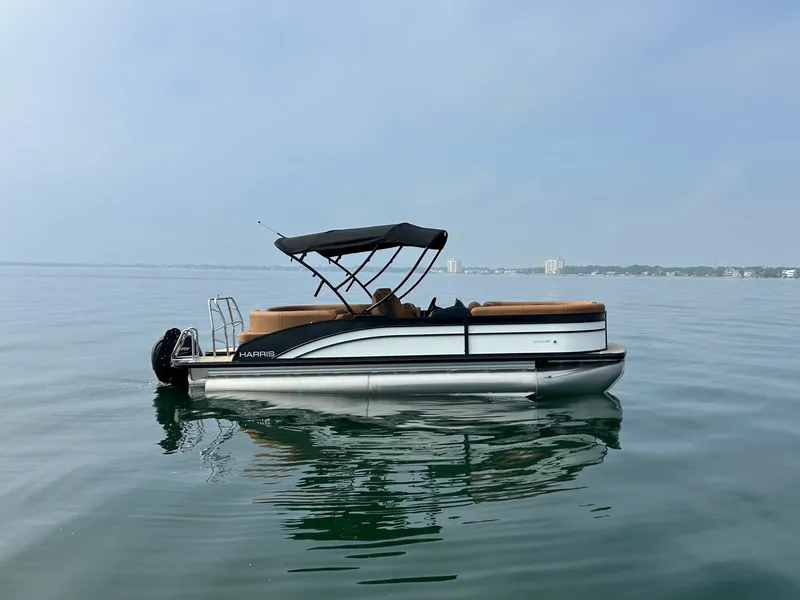 Slide: The Image of Harris Cruiser 230 2026 - 9