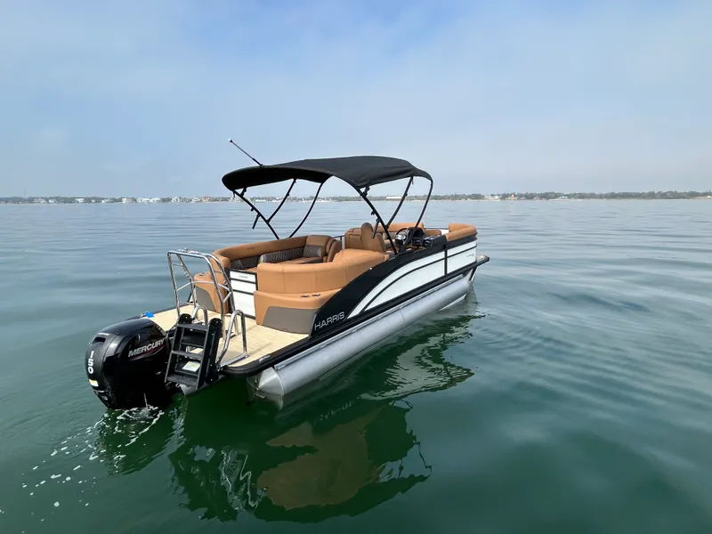 Slide: The Image of Harris Cruiser 230 2026 - 11