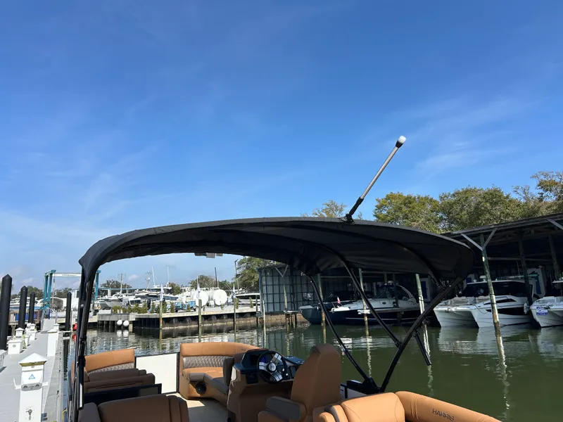 Slide: The Image of Harris Cruiser 230 2026 - 33