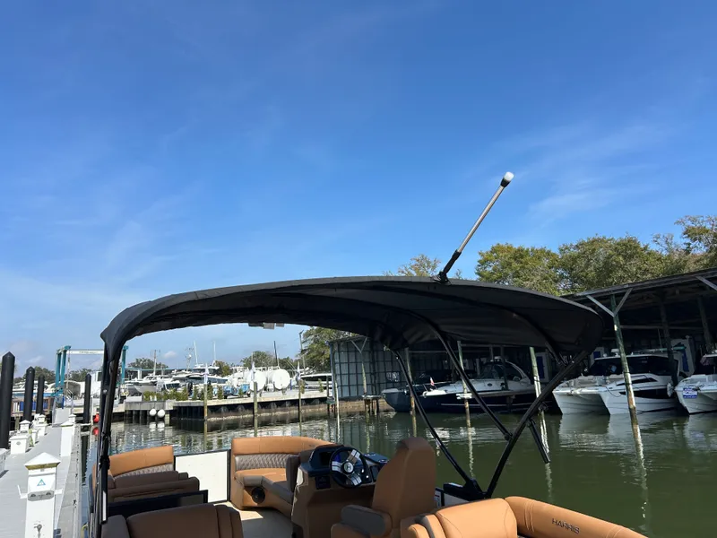 Slide: The Image of Harris Cruiser 230 2026 - 32