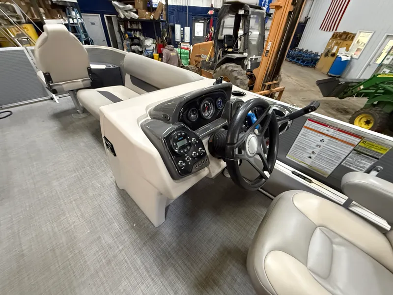 Slide: The Image of Princecraft SPORTFISHER 2022 - 18