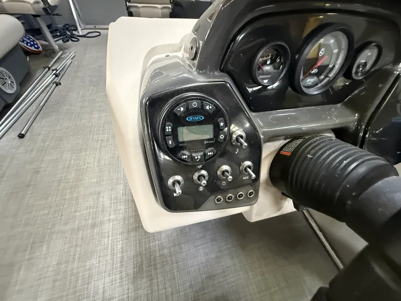 Slide: The Image of Princecraft SPORTFISHER 2022 - 19