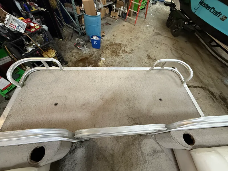 Slide: The Image of Sun Tracker FISHING DELUXE 20 2009 - 9