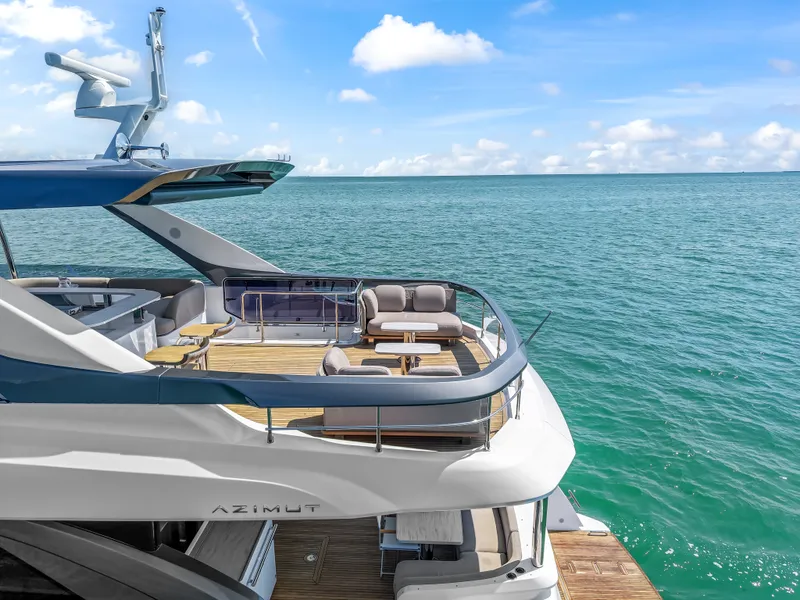 Slide: The Image of Azimut 78 FLY 2025 - 11